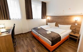 Orange Hotel und Apartments